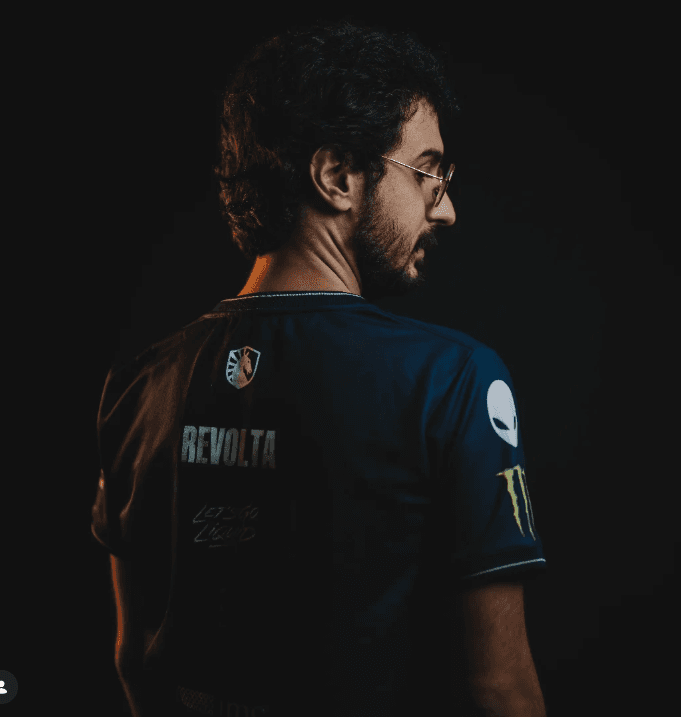 REVOLTA